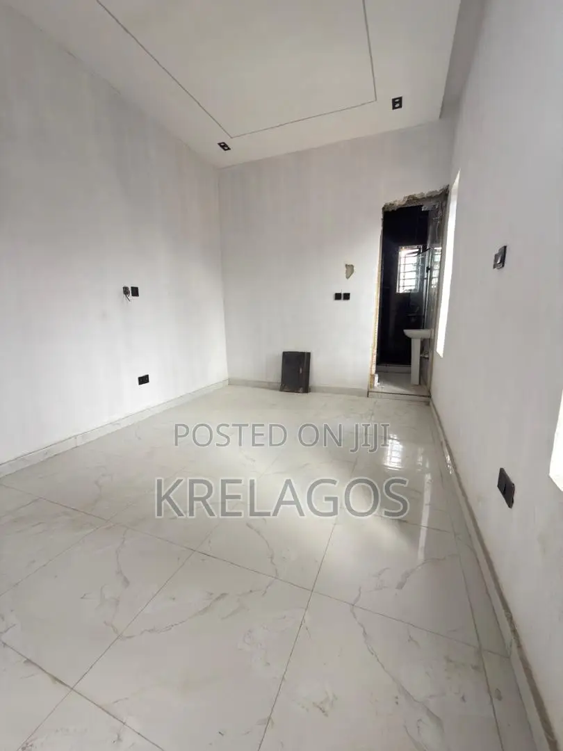 4bdrm Duplex in Igbo-efon for sale in Igbo-efon