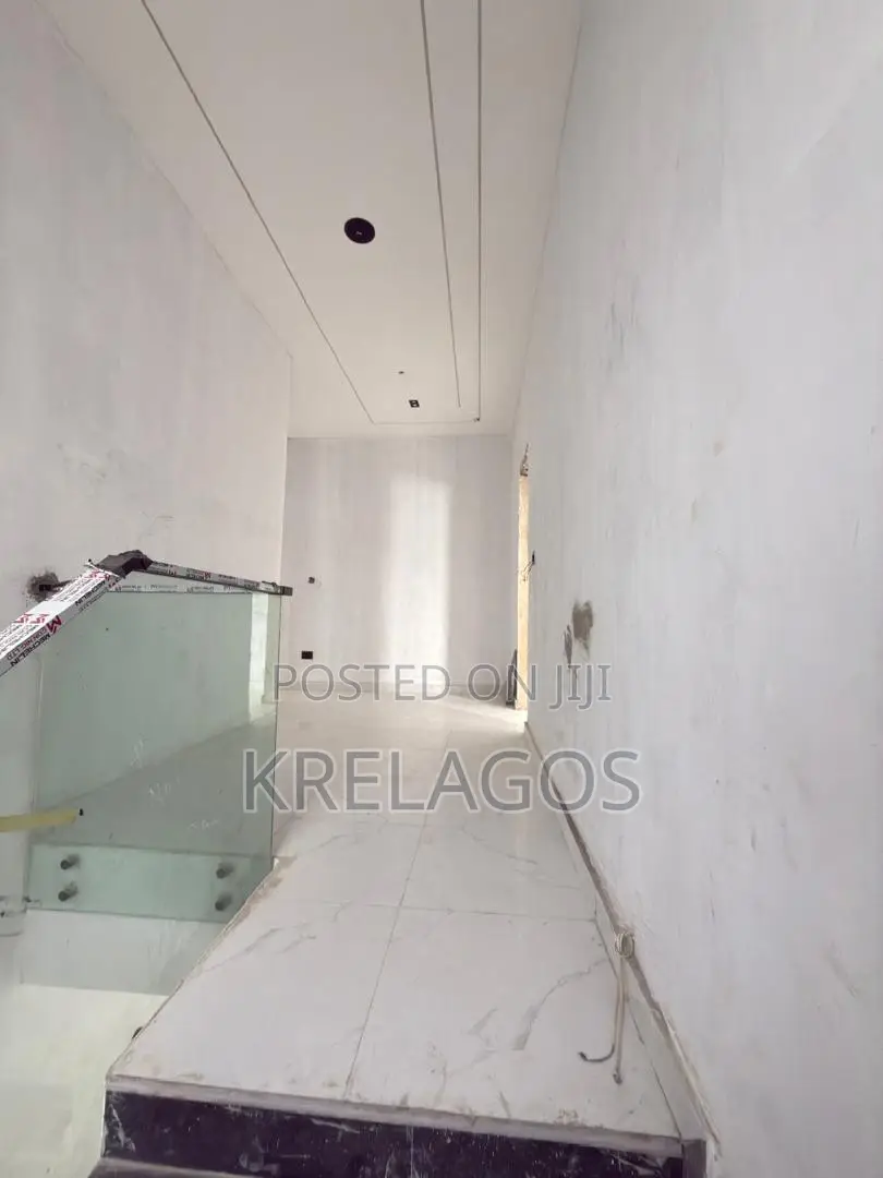 4bdrm Duplex in Igbo-efon for sale in Igbo-efon