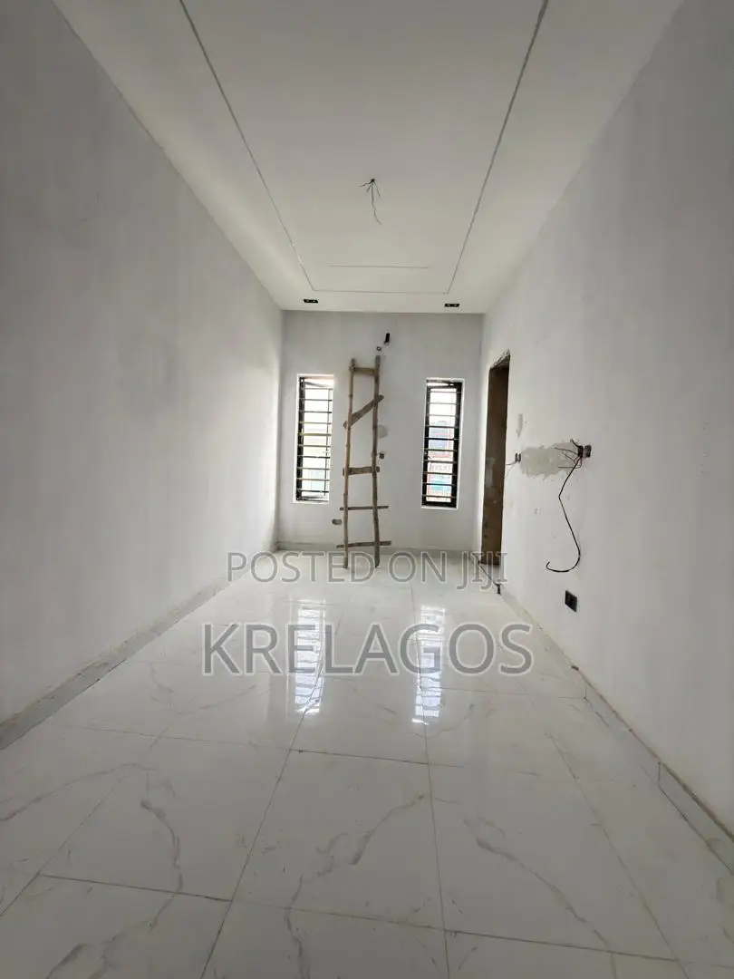 4bdrm Duplex in Igbo-efon for sale in Igbo-efon