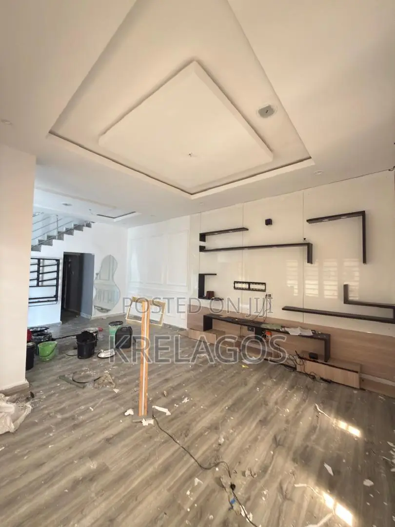 4bdrm Duplex in Ologolo for rent in Ologolo