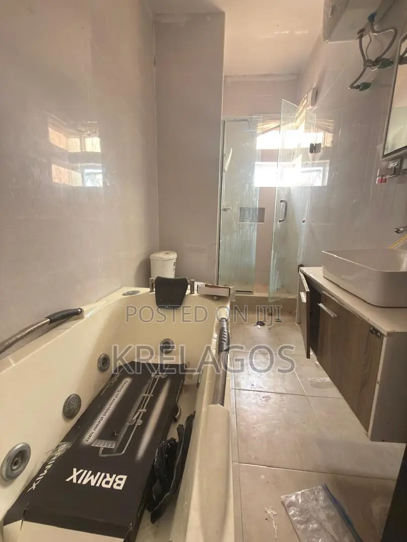 4bdrm Duplex in Ologolo for rent in Ologolo