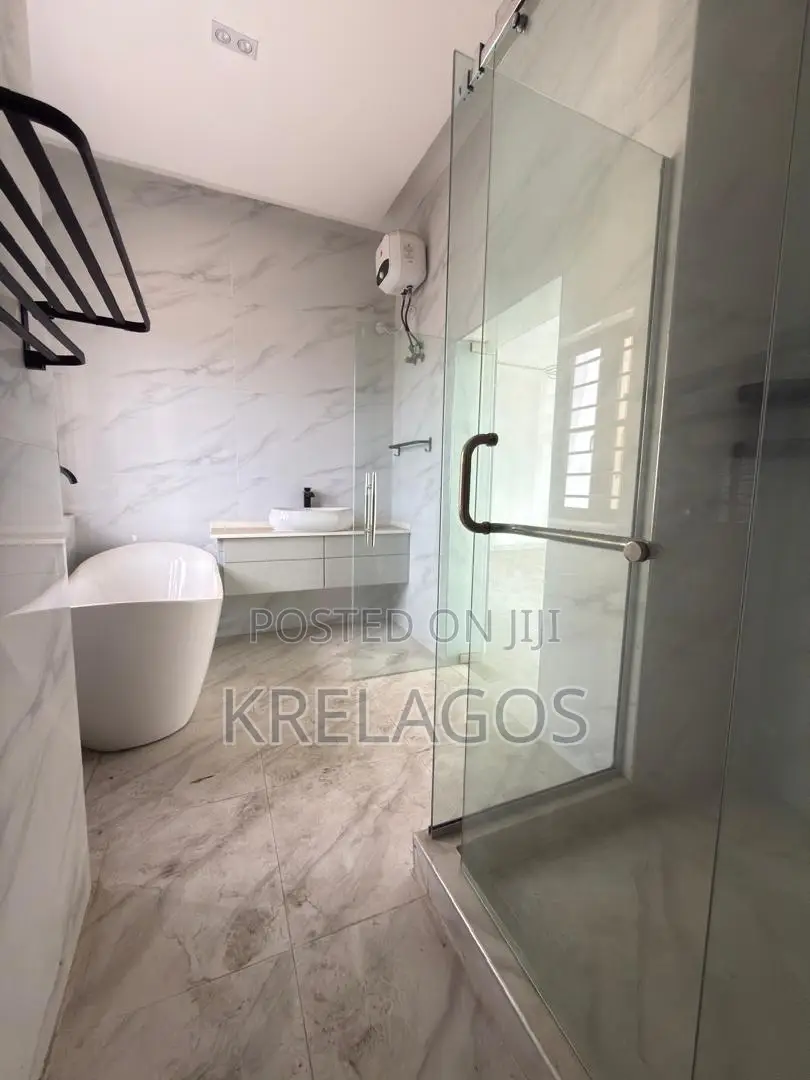 5bdrm Duplex in Ologolo for sale in Ologolo
