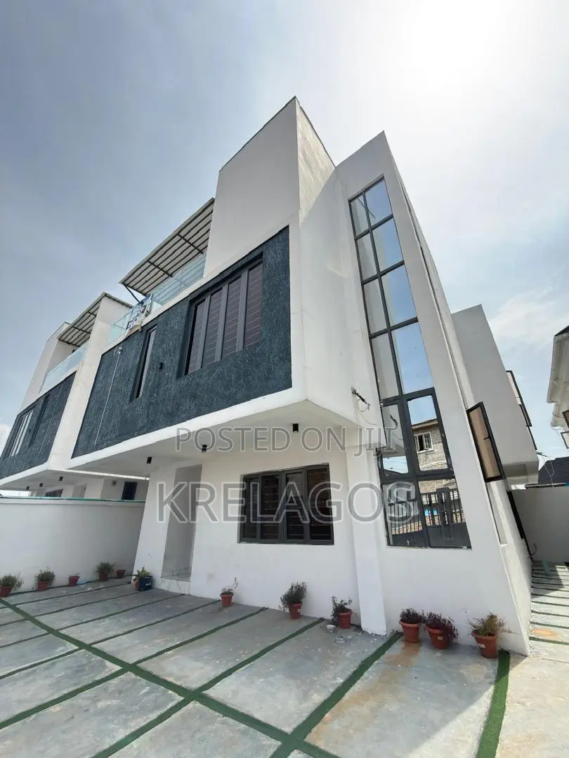 4bdrm Duplex in Ologolo for sale in Ologolo