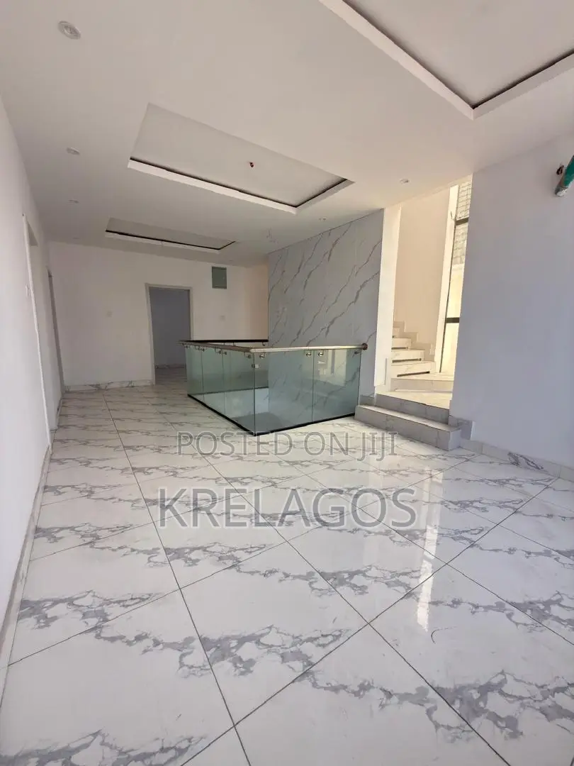 4bdrm Duplex in Ologolo for sale in Ologolo