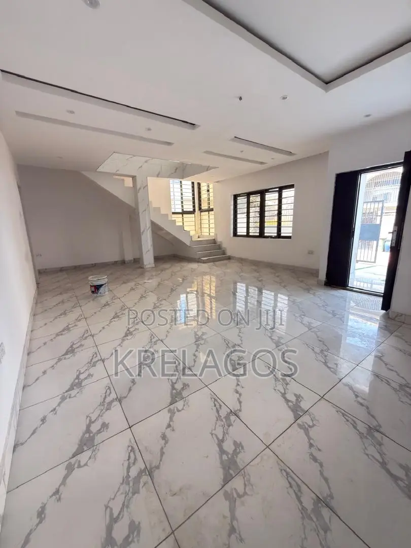 4bdrm Duplex in Ologolo for sale in Ologolo