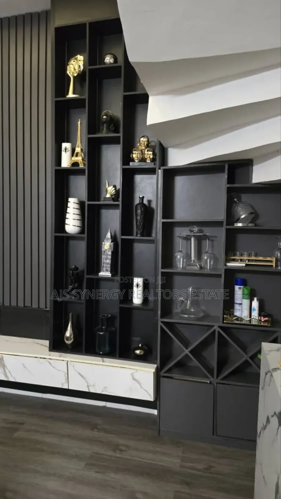Furnished 5bdrm Duplex in Chevron for rent in Chevron