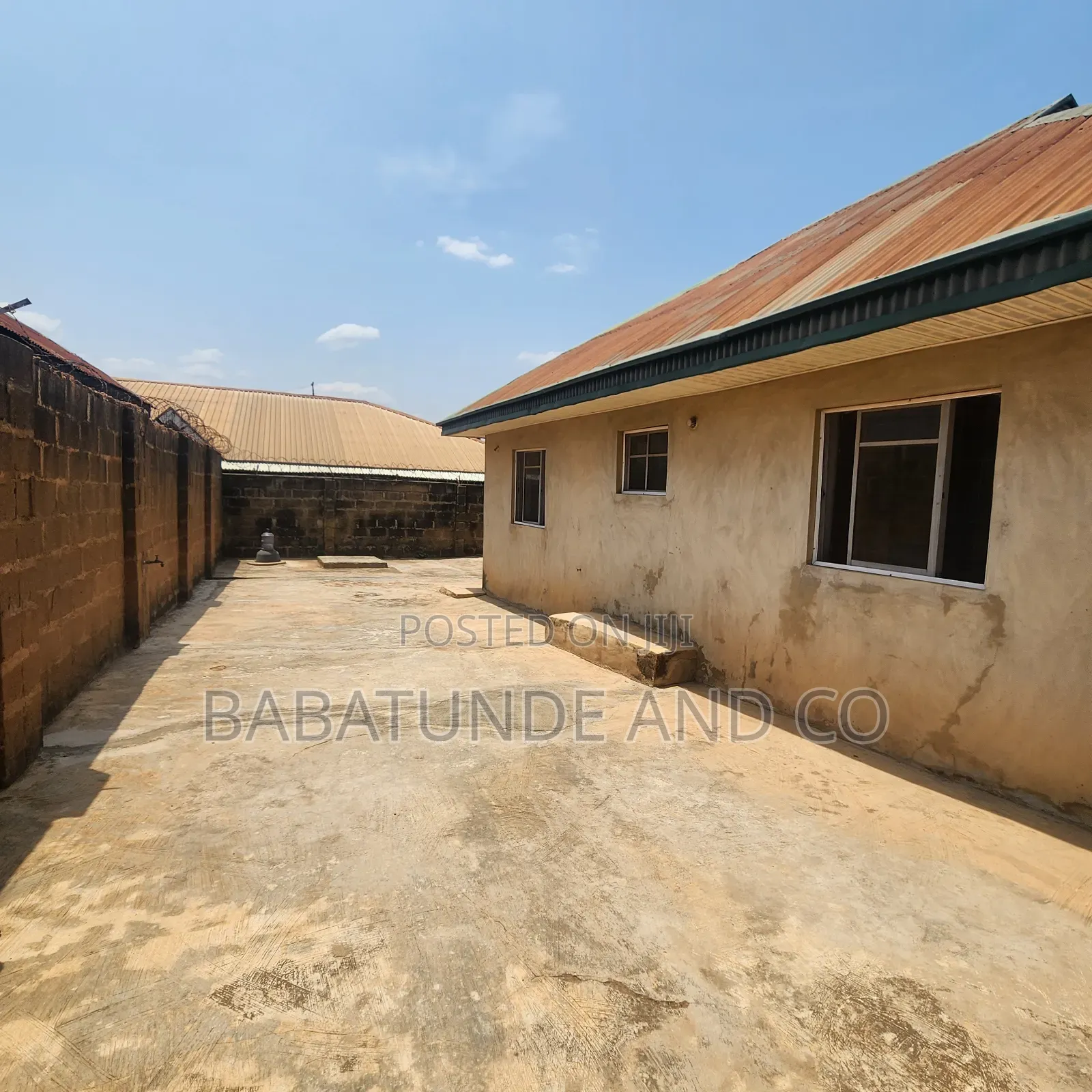 2bdrm Bungalow in Apata for sale in Apata