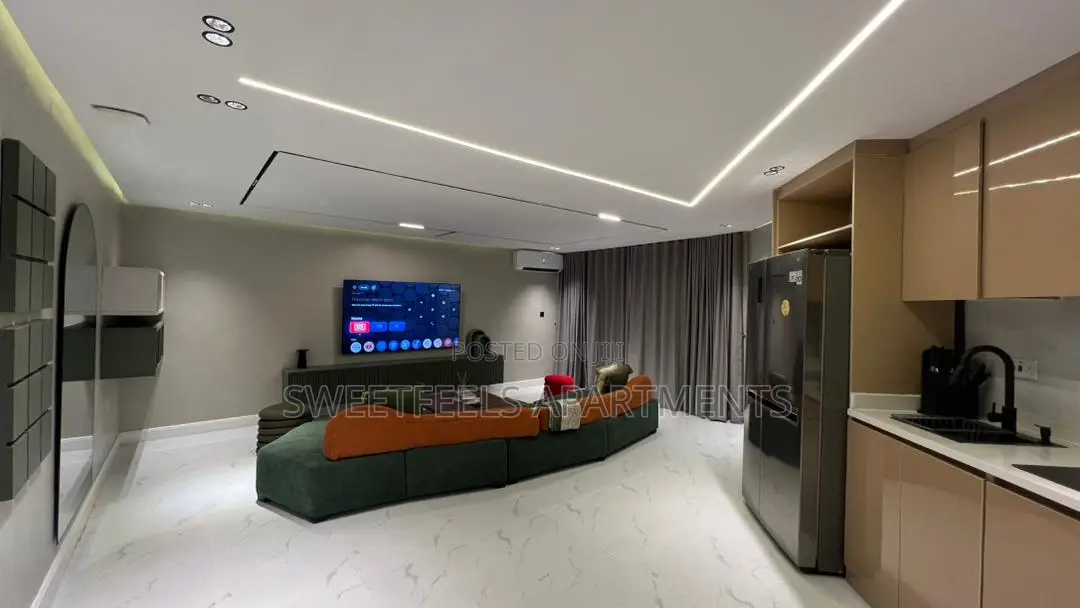 Clean Luxurious I Bedroom in Vi in Ligali Ayorinde