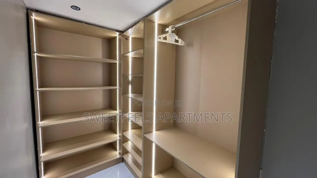 Clean Luxurious I Bedroom in Vi in Ligali Ayorinde