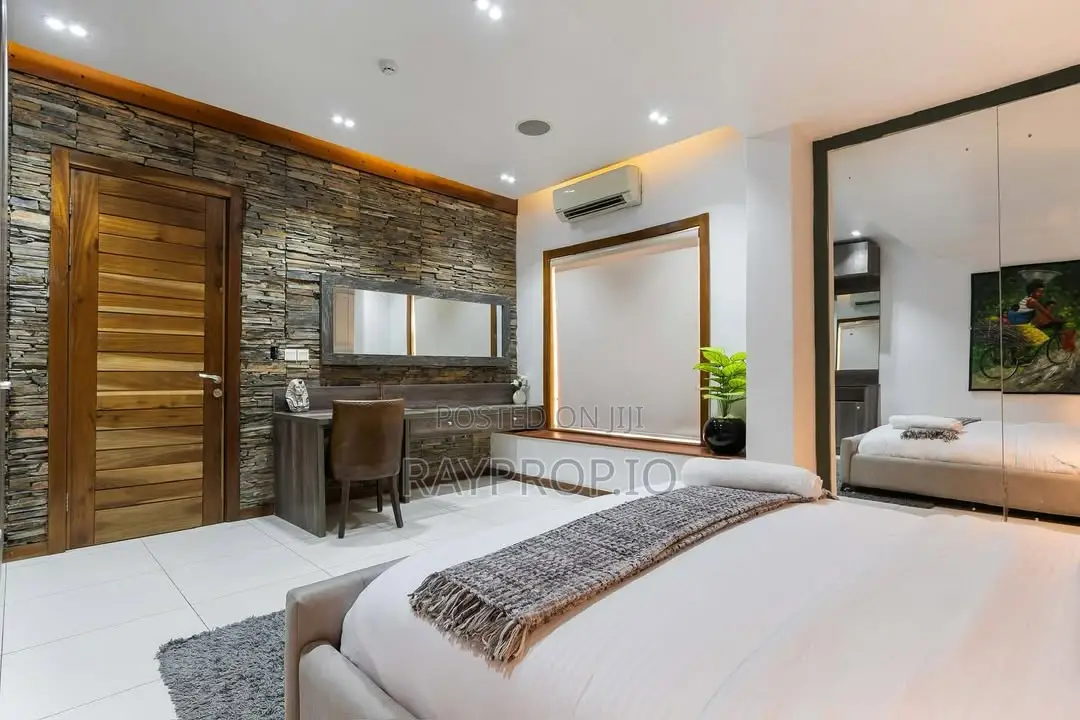 043508oq - 1 Bedroom Shortlet in Lekki Phase 1 in Lekki Phase 1
