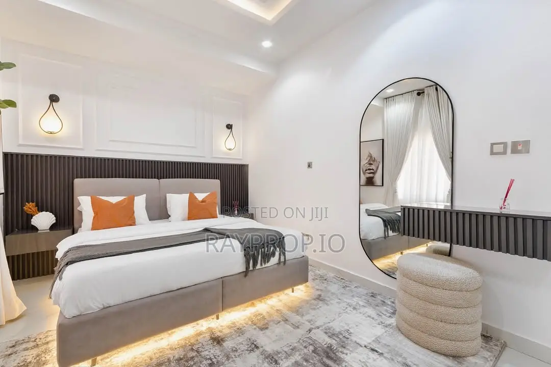 049771lz - 2 Bedroom Shortlet in Lekki Phase 1 in Lekki Phase 1