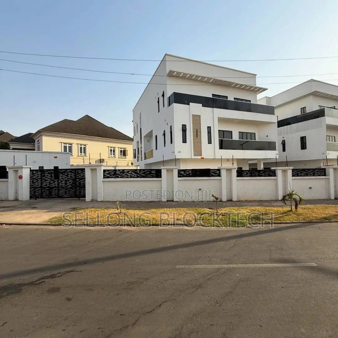 7bdrm Duplex in Asokoro for sale in Asokoro