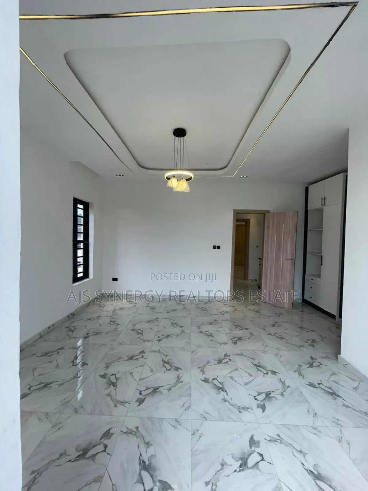 4bdrm Duplex in Chevron for sale in Chevron