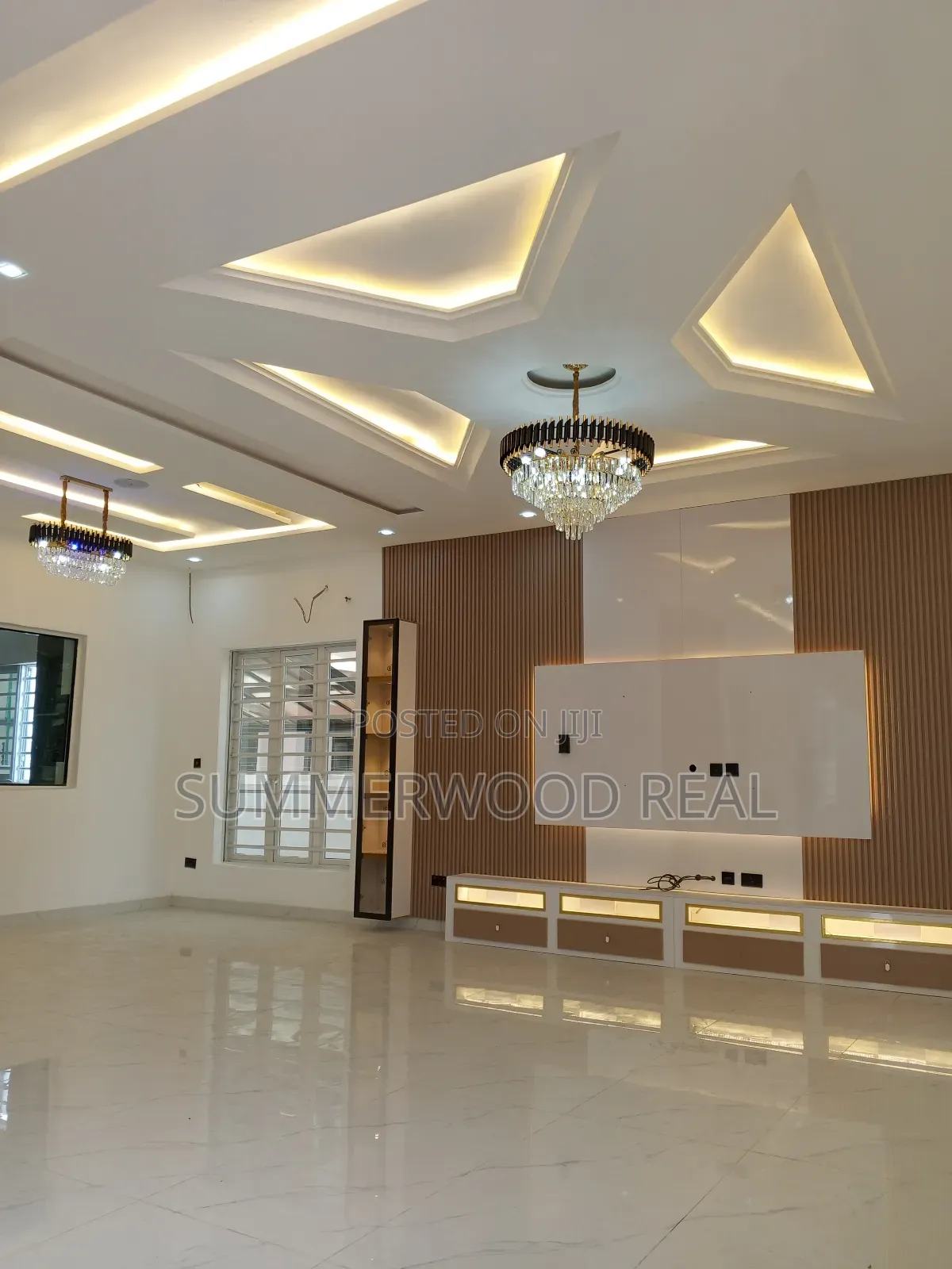 5bdrm Duplex in Lekki Phase 2 for sale in Lekki Phase 2