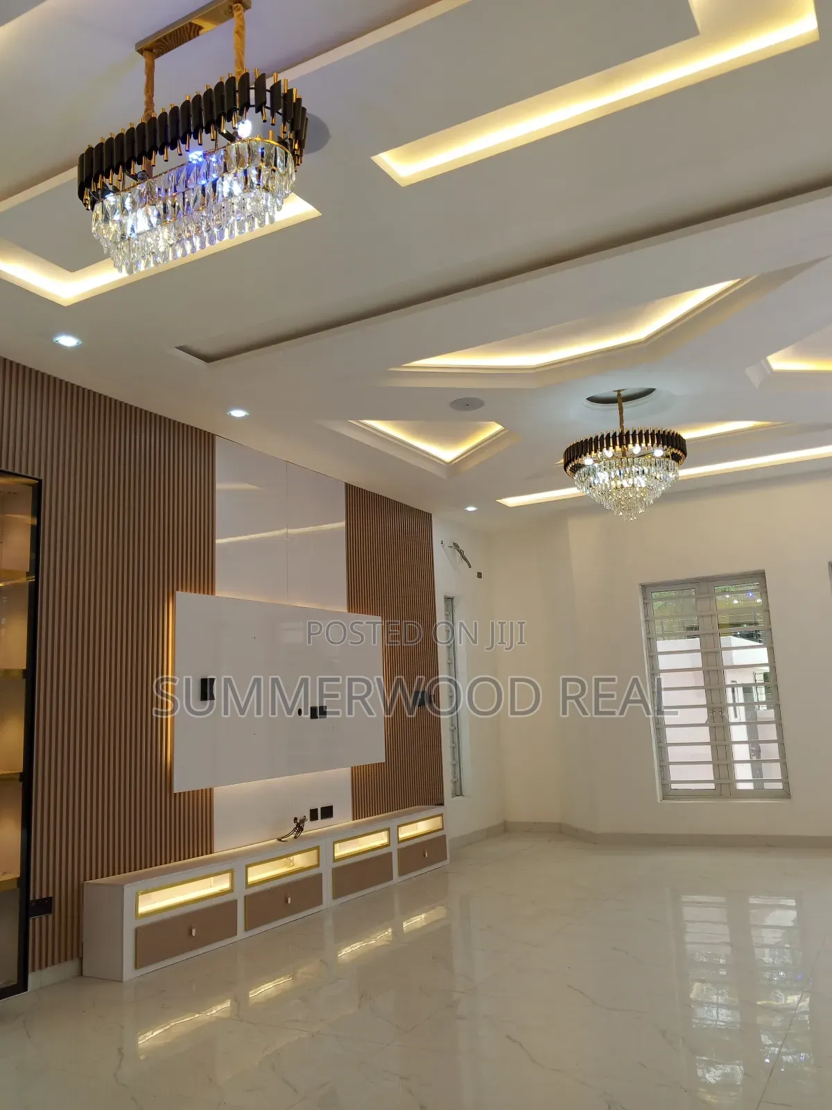 5bdrm Duplex in Lekki Phase 2 for sale in Lekki Phase 2