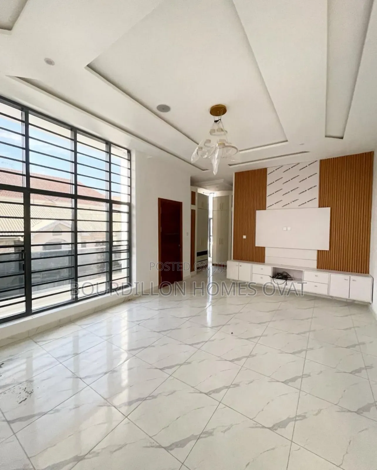 5bdrm Duplex in Osapa London Lekki for sale in Osapa london