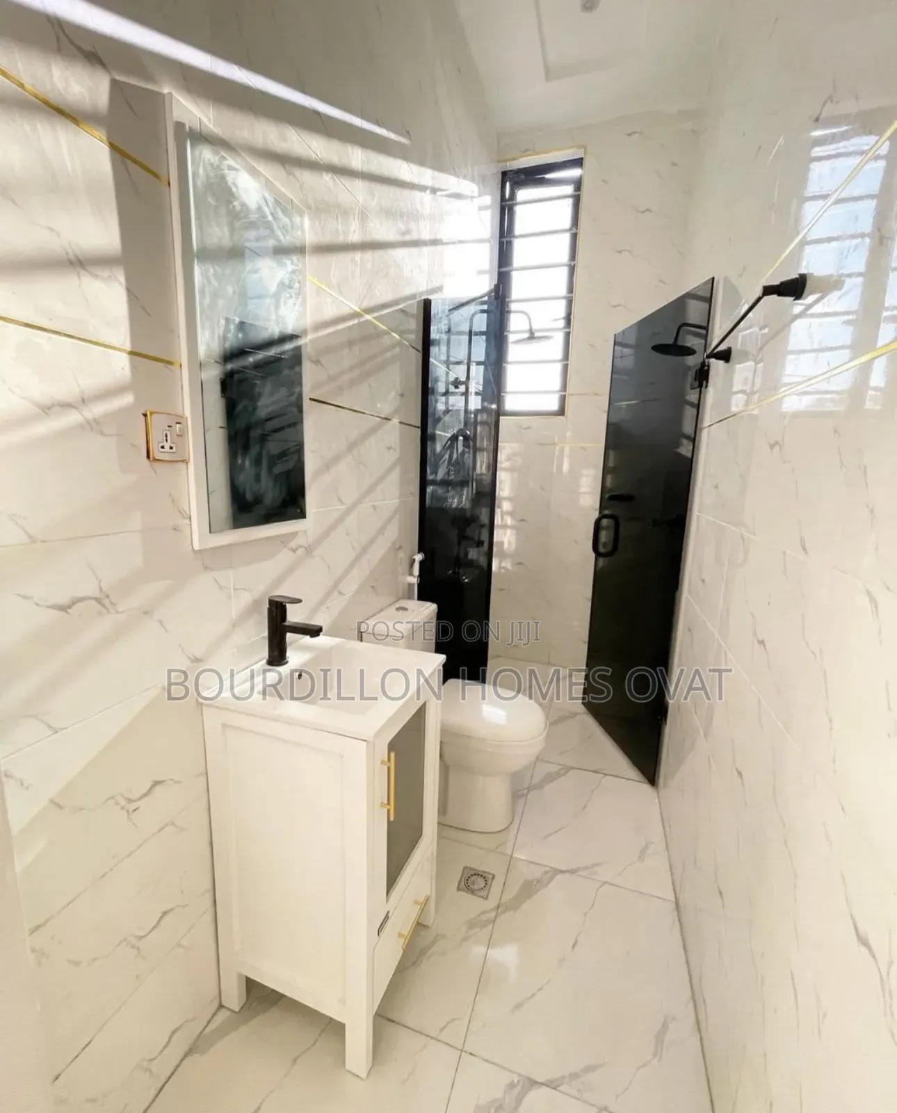 5bdrm Duplex in Osapa London Lekki for sale in Osapa london