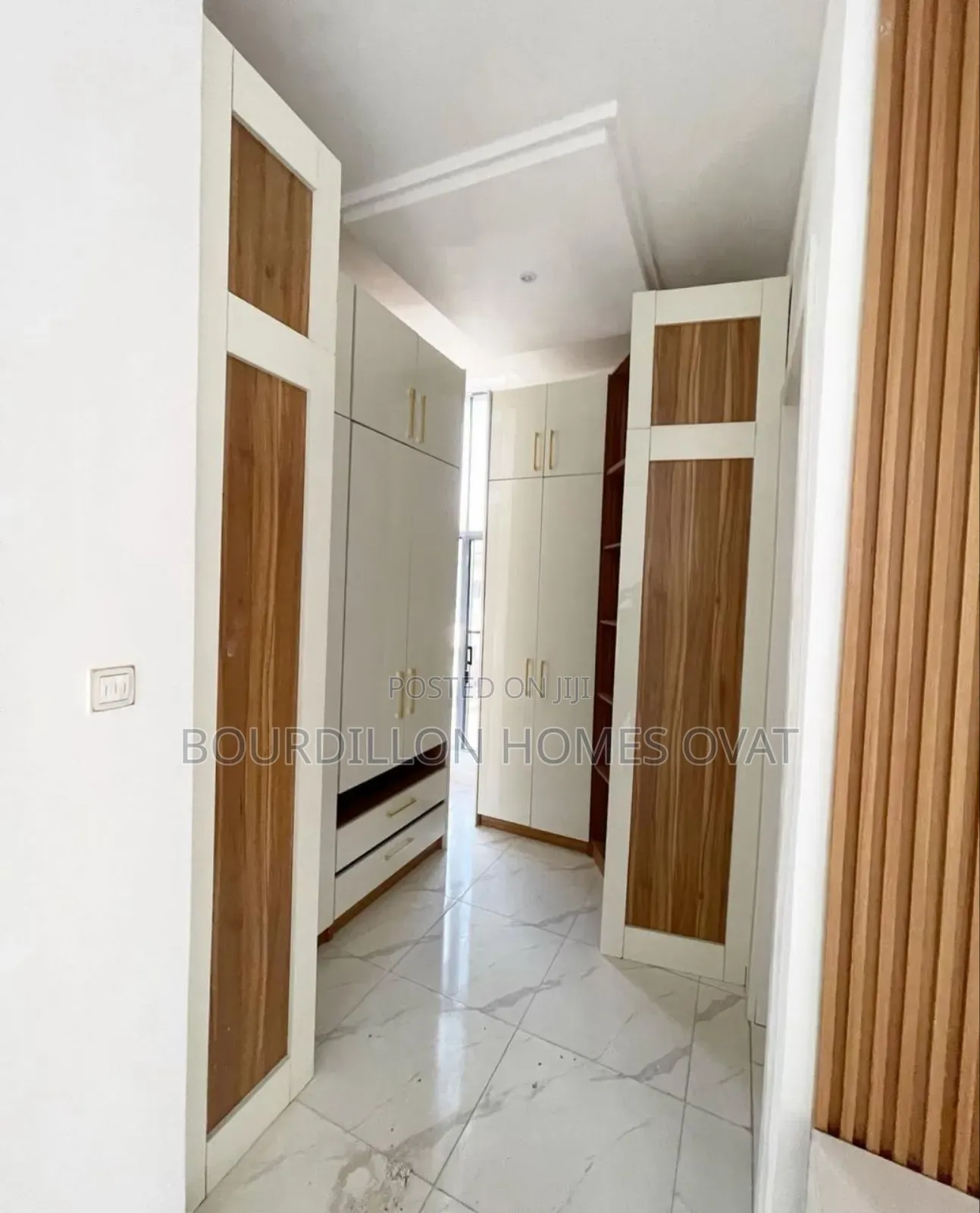 5bdrm Duplex in Osapa London Lekki for sale in Osapa london