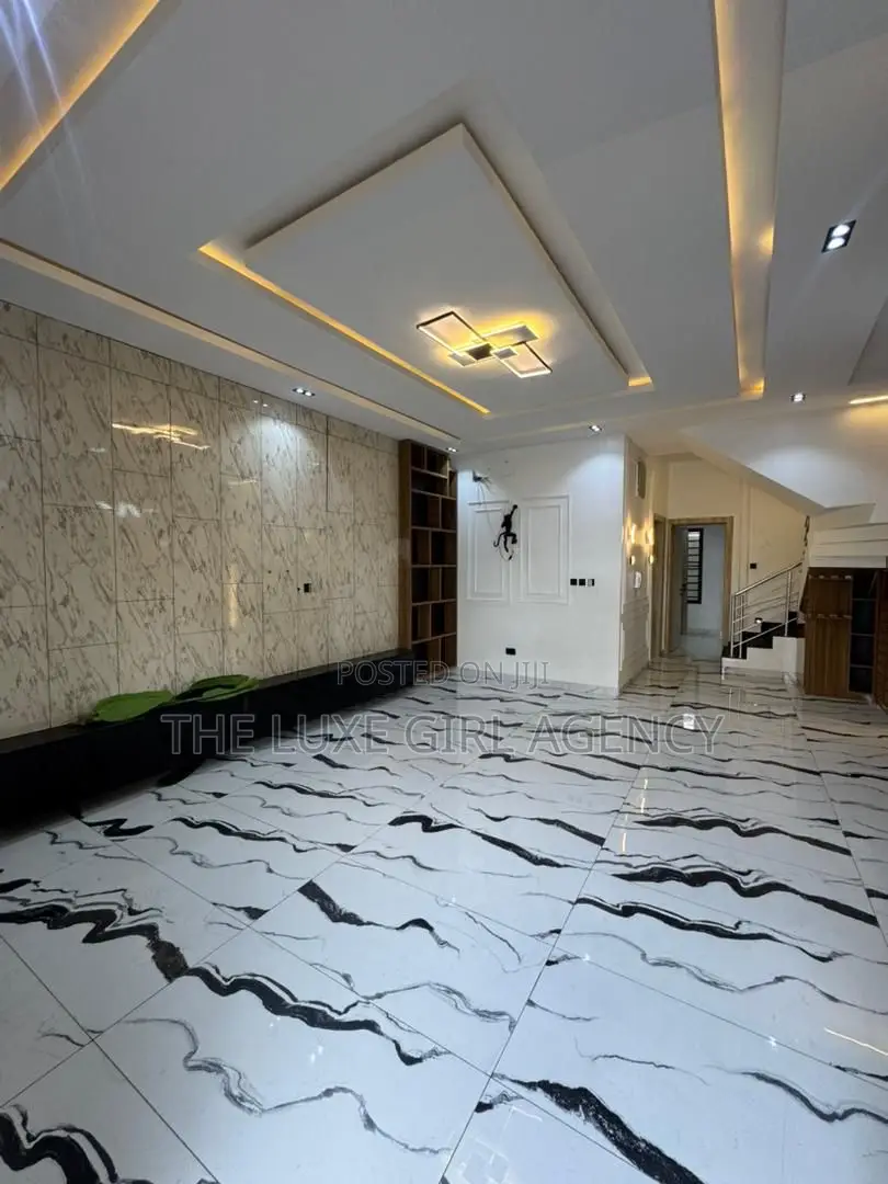 4bdrm Duplex in Orchid Estate, Lekki Expressway for rent in Lekki Expressway