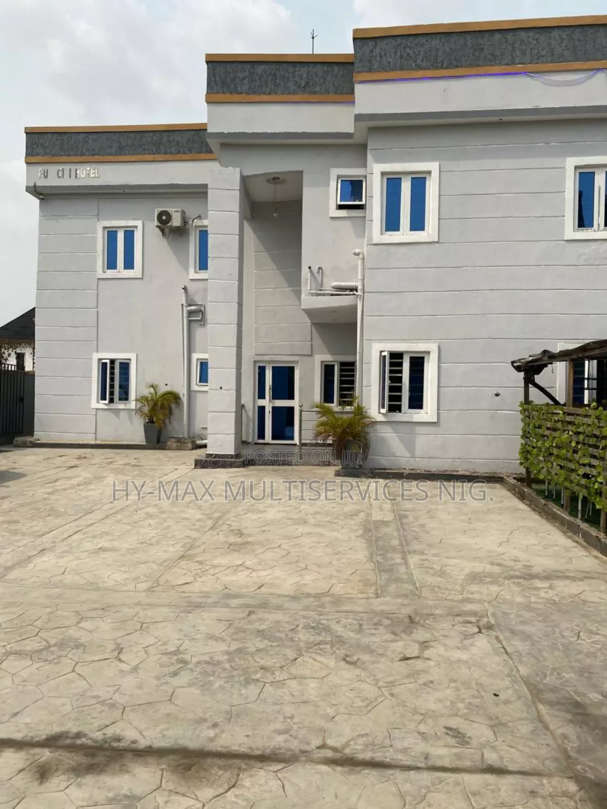 Luxury 10-Room Hotel for Sale With Solar Inverter in Port Harcourt in Obio-Akpor