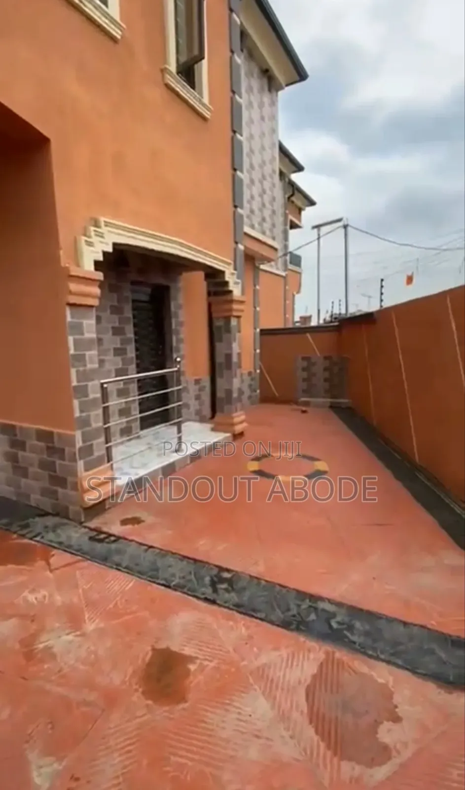 1bdrm Block of Flats in Good And Secured, Bariga / Shomolu for sale in Bariga / Shomolu