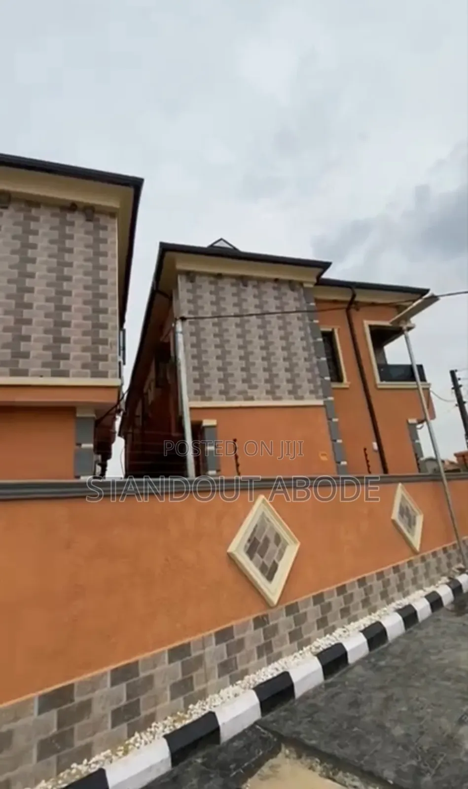 1bdrm Block of Flats in Good And Secured, Bariga / Shomolu for sale in Bariga / Shomolu