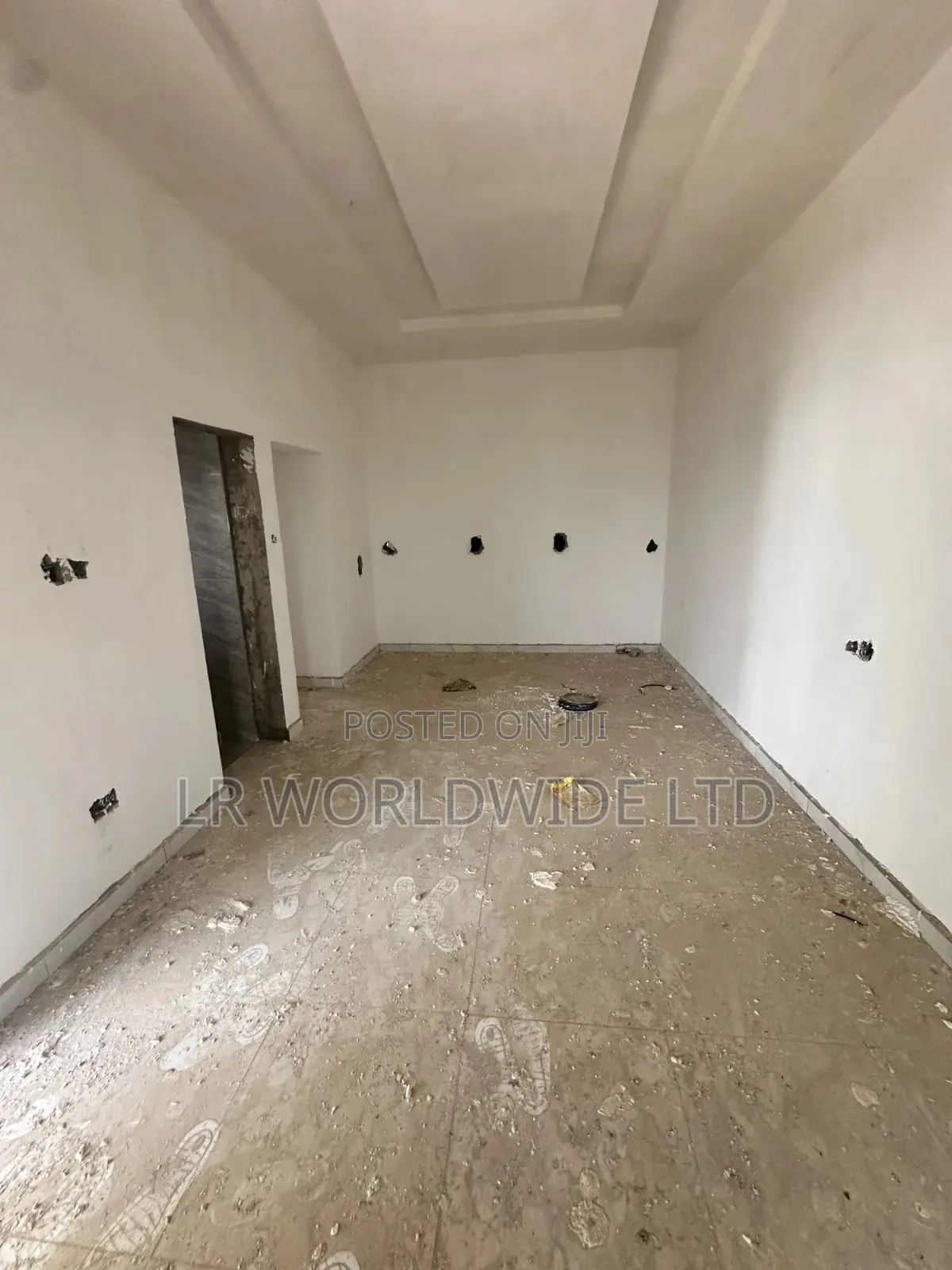 5bdrm Duplex in Lugbe District for sale in Lugbe District