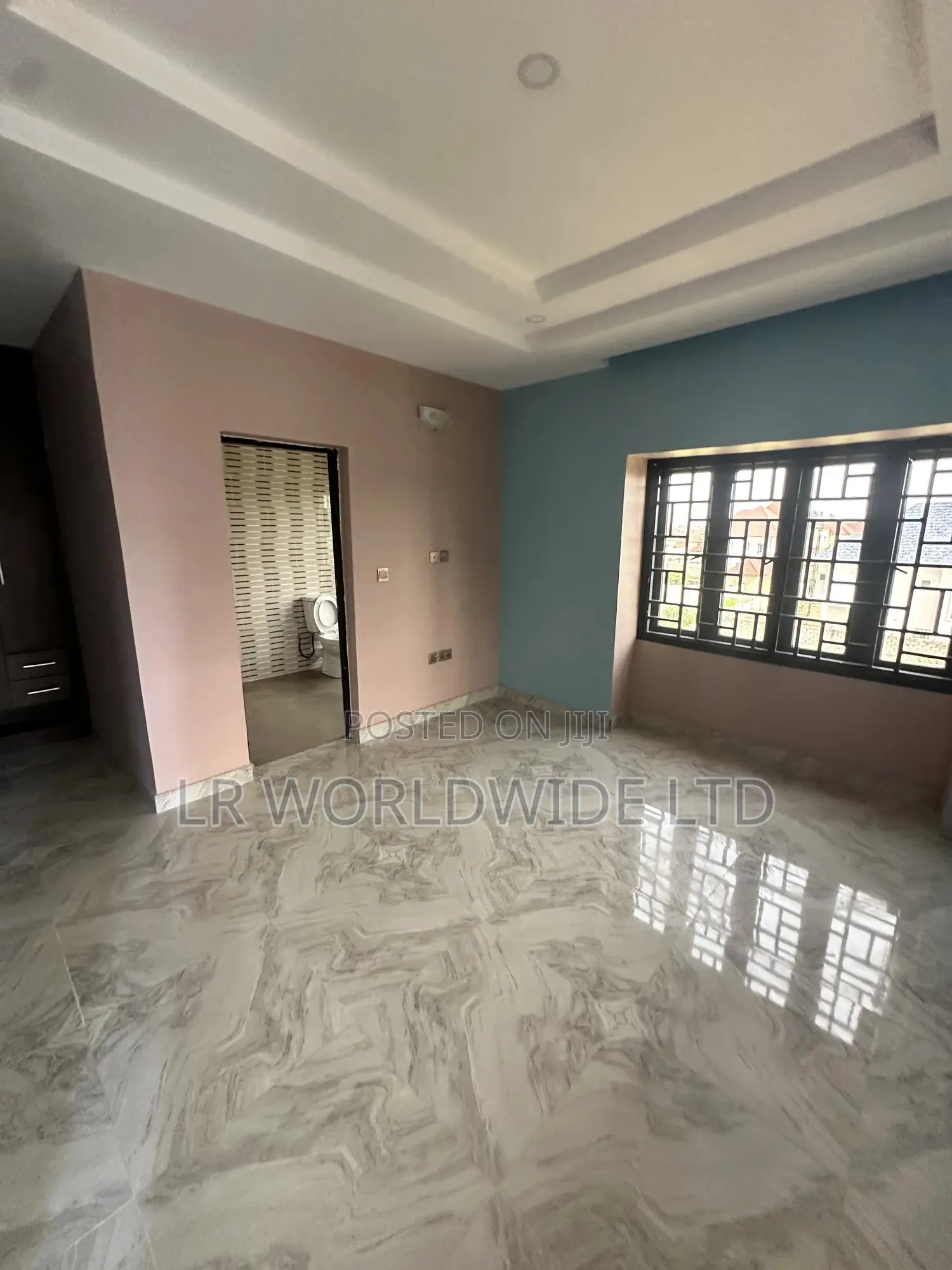 6bdrm Duplex in Lugbe District for sale in Lugbe District