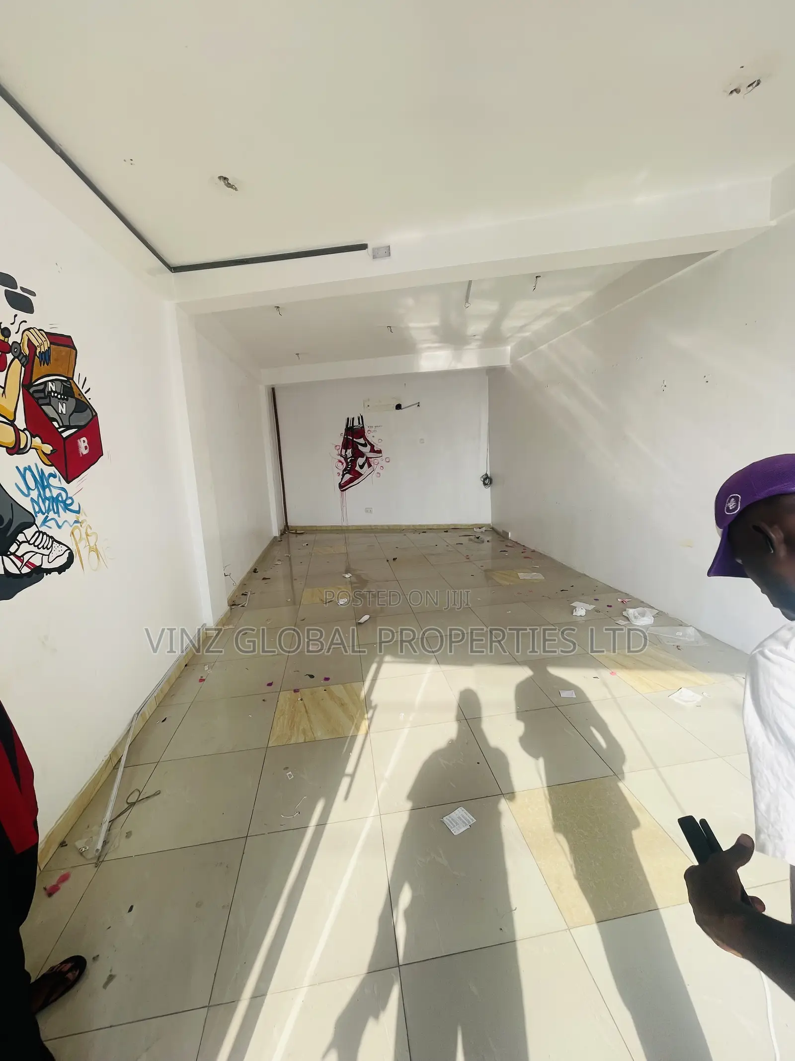 Very Spacious Shop Space (Upstairs) in Lekki