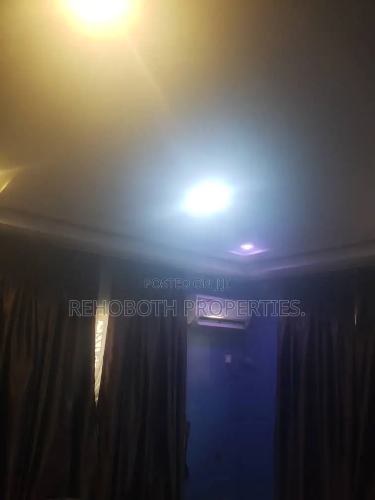 4bdrm Bungalow in Oke Ibukun Icast, Akala Express for rent in Akala Express
