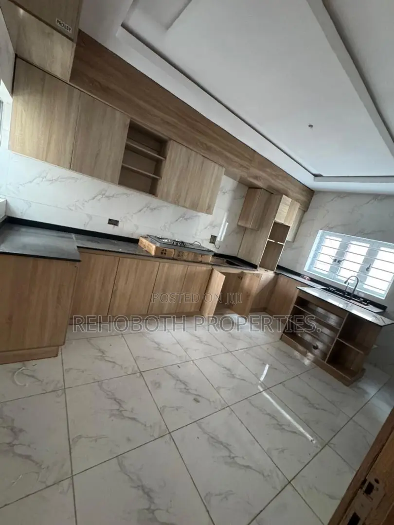 4bdrm Duplex in Aare Avenue, Oluyole for rent in Oluyole