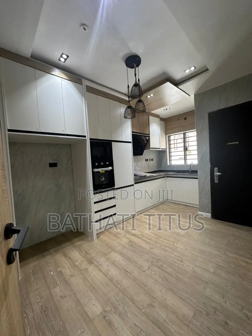 5bdrm Duplex in Zone 7 / Wuse for rent in Zone 7 / Wuse