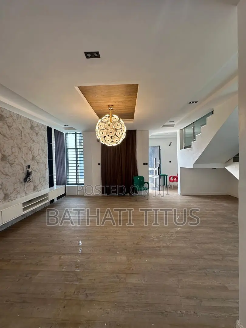 5bdrm Duplex in Zone 7 / Wuse for rent in Zone 7 / Wuse