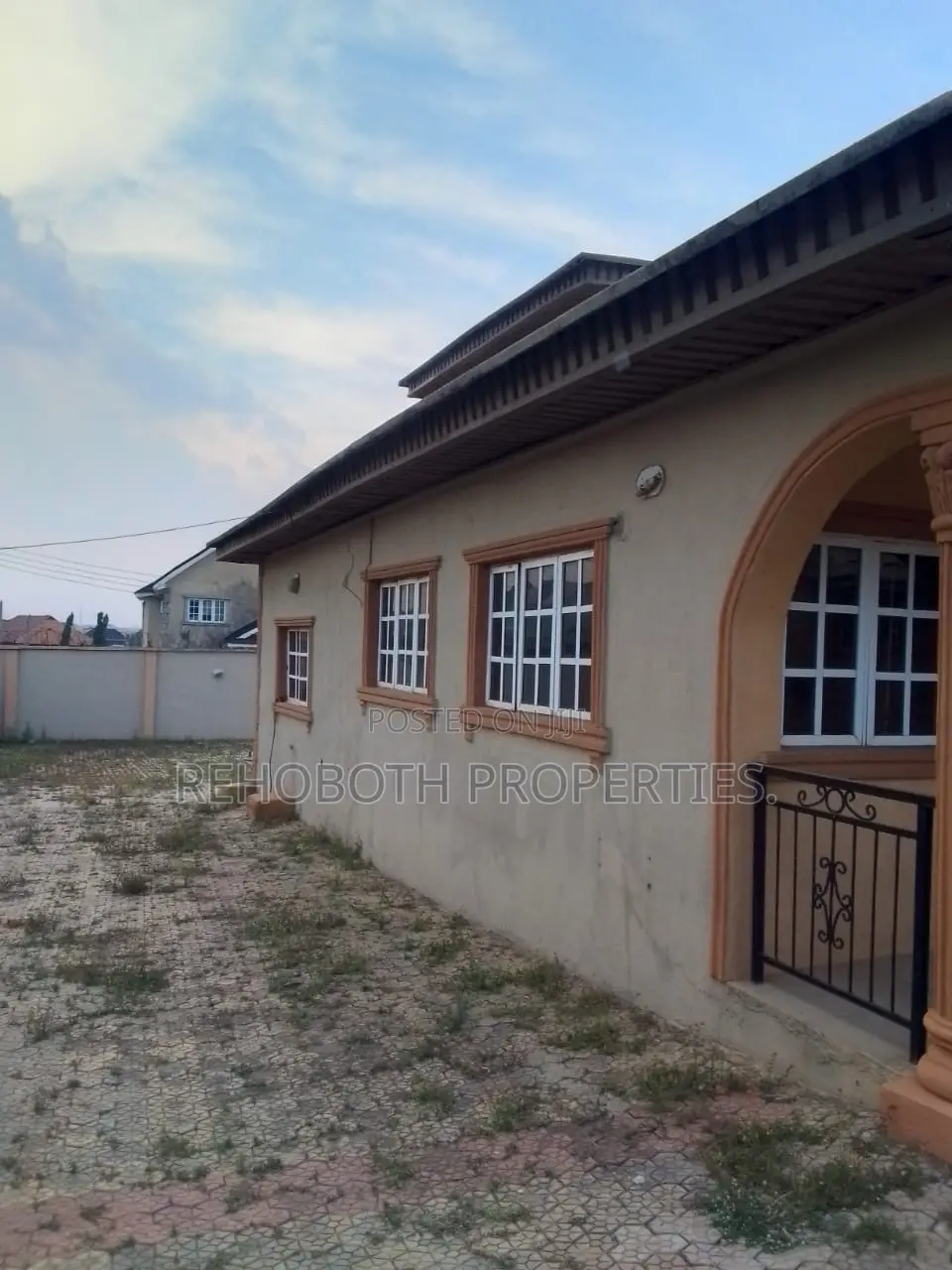 2bdrm Bungalow in Olusetan Along, Akala Express for rent in Akala Express