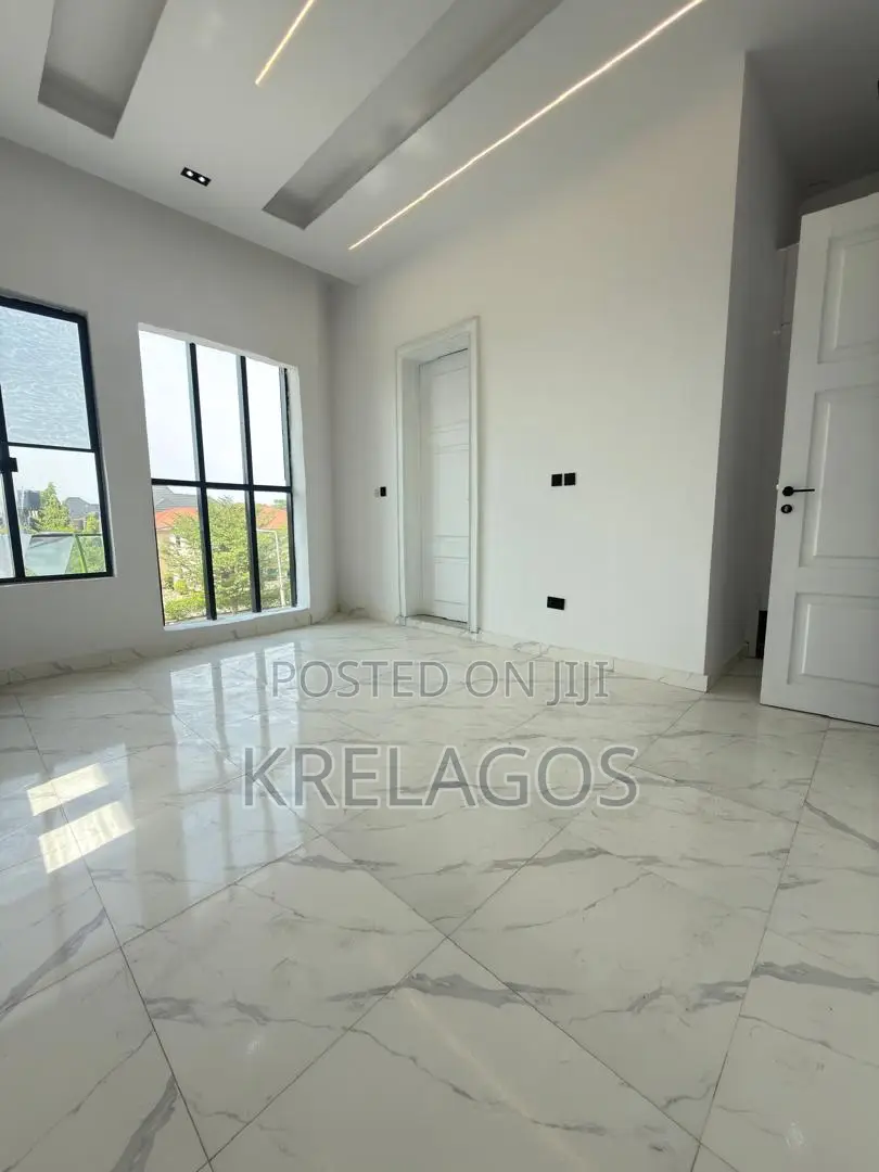 5bdrm Duplex in Orchid, Chevron for sale in Chevron