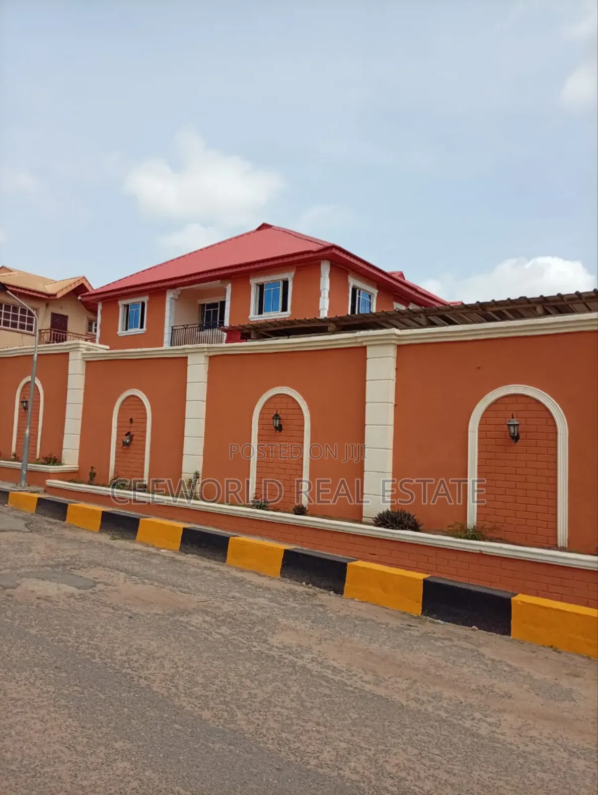 3bdrm Apartment in Stargate, Oluyole Estate for rent in Oluyole Estate