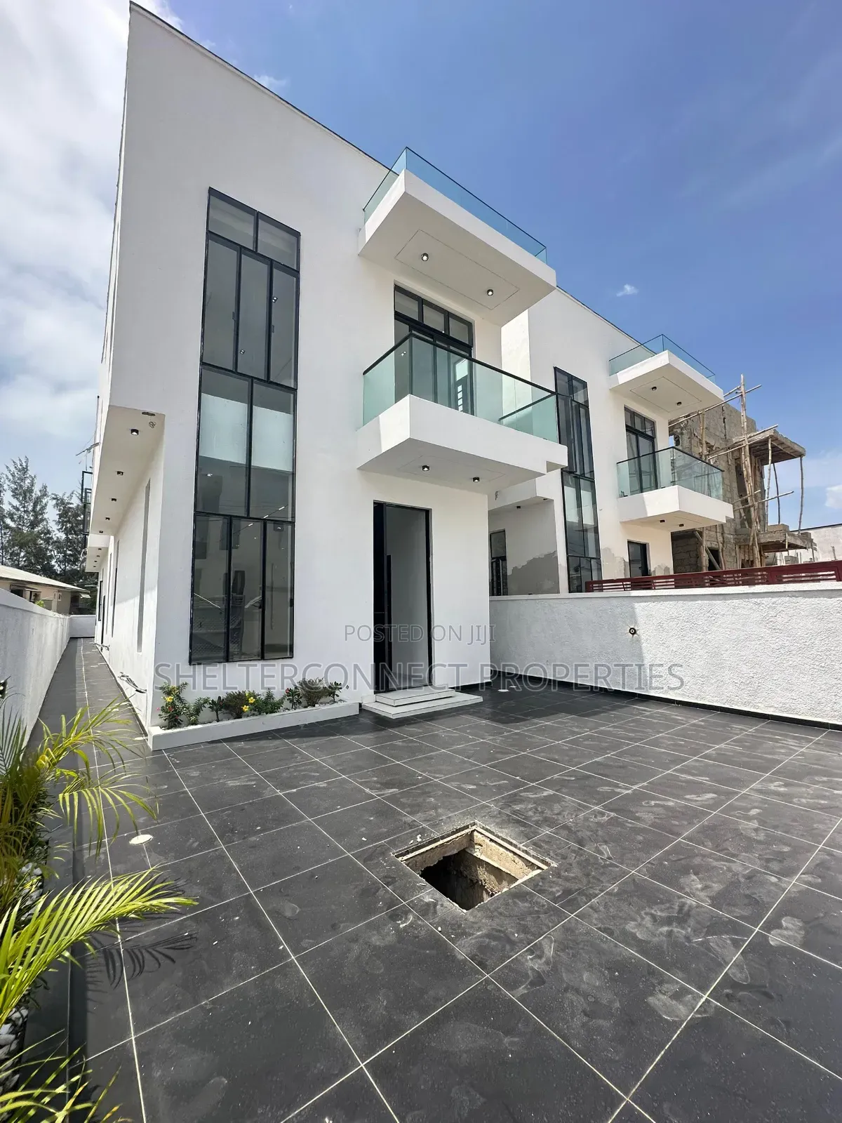 5bdrm Duplex in Ikota for sale in Ikota