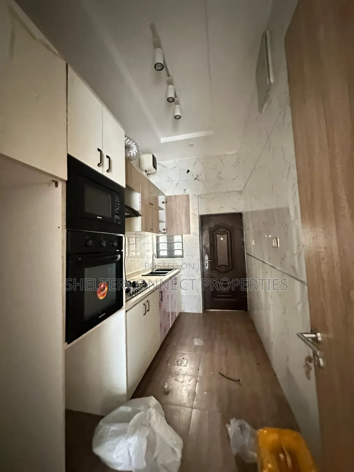 3bdrm Duplex in Ikota for sale in Ikota