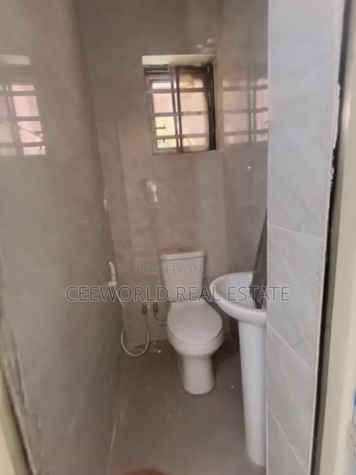 1bdrm Apartment in Adeosun Estate Akala for rent in Oluyole Estate