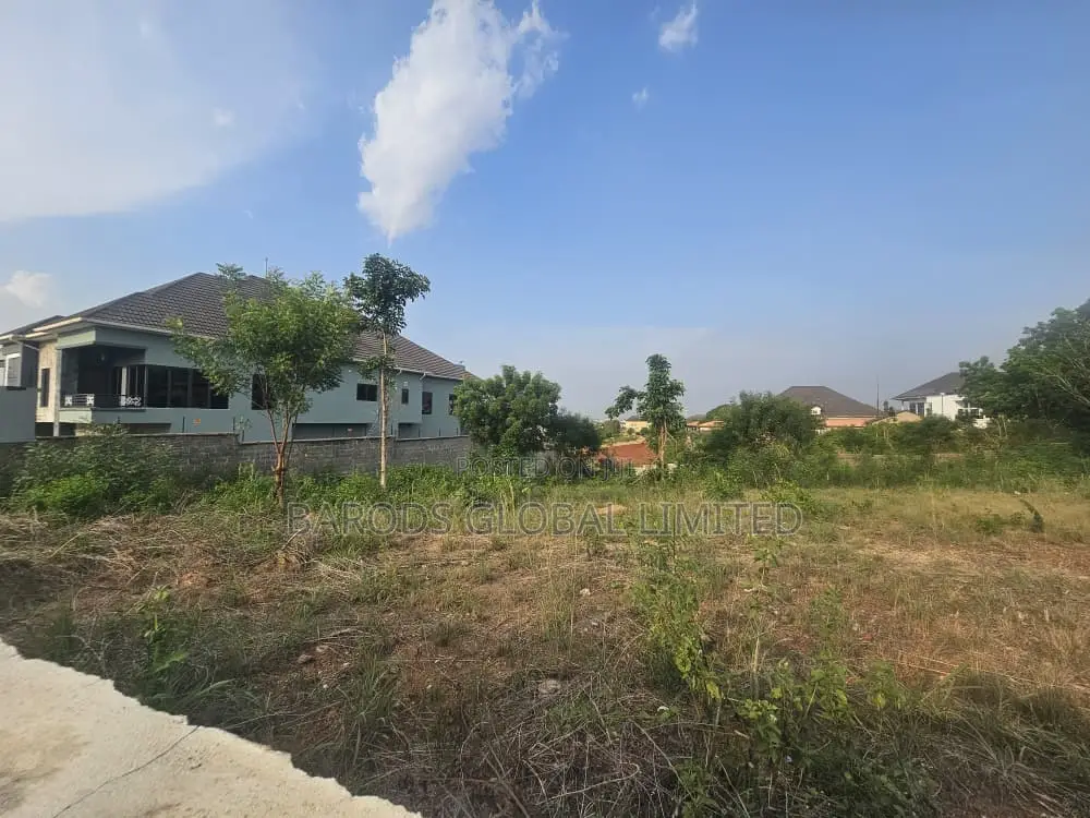 Fenced 1000sqm Residential Land in Osoba Presidential Hilltop in Abeokuta South