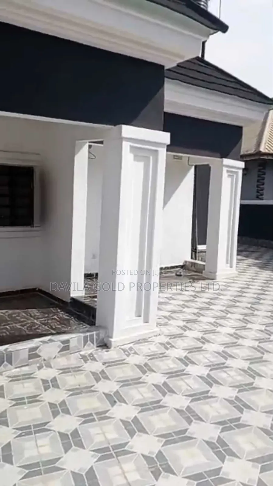 11bdrm Block of Flats in Benin City for sale in Benin City