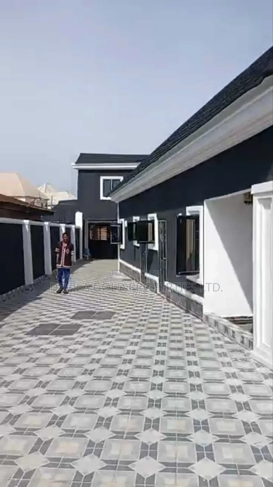 11bdrm Block of Flats in Benin City for sale in Benin City