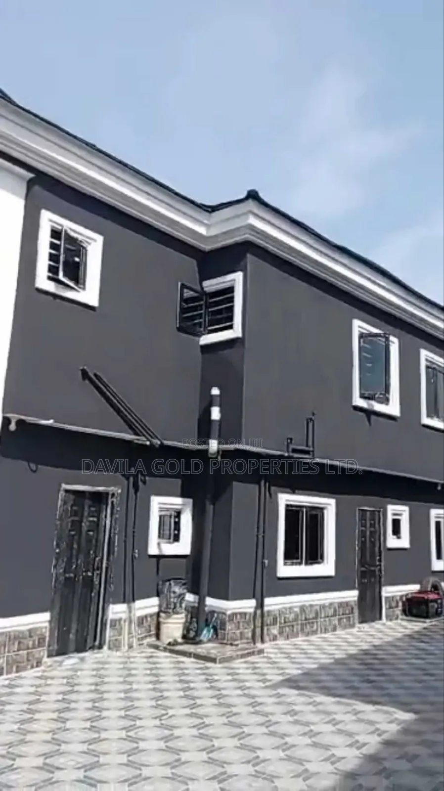 11bdrm Block of Flats in Benin City for sale in Benin City