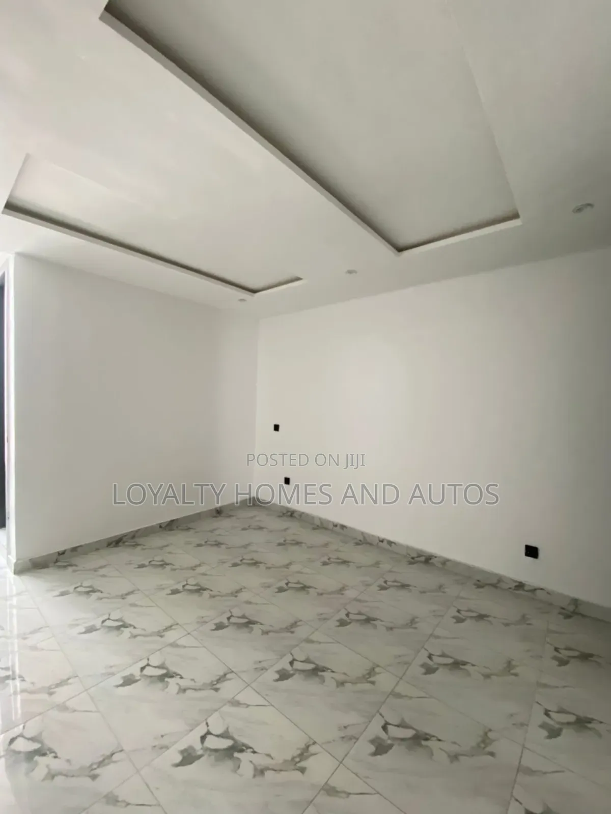 5bdrm Duplex in Chevron for sale in Chevron