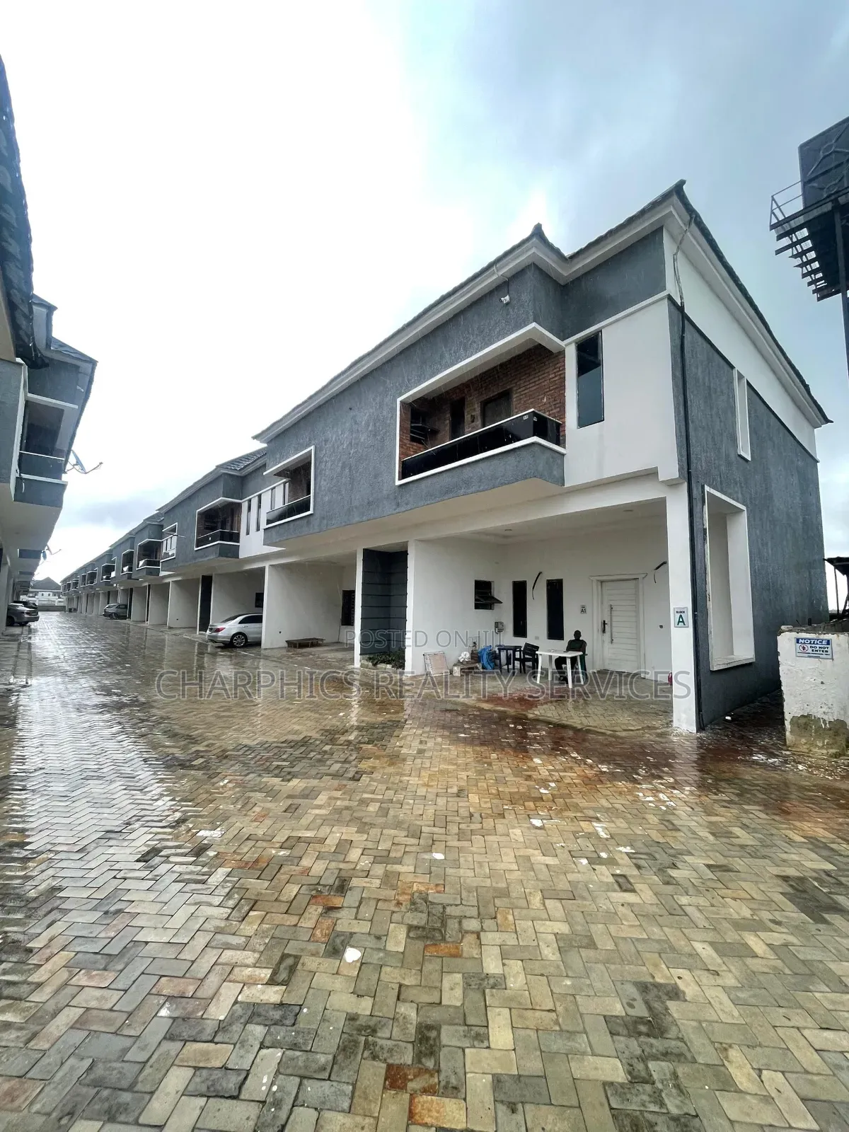 4bdrm Duplex in Lekki Phase 2 for sale in Lekki Phase 2