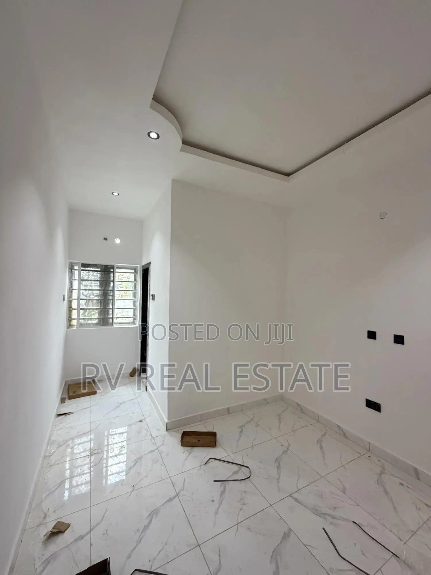 3bdrm Apartment in Oregun for sale in Oregun