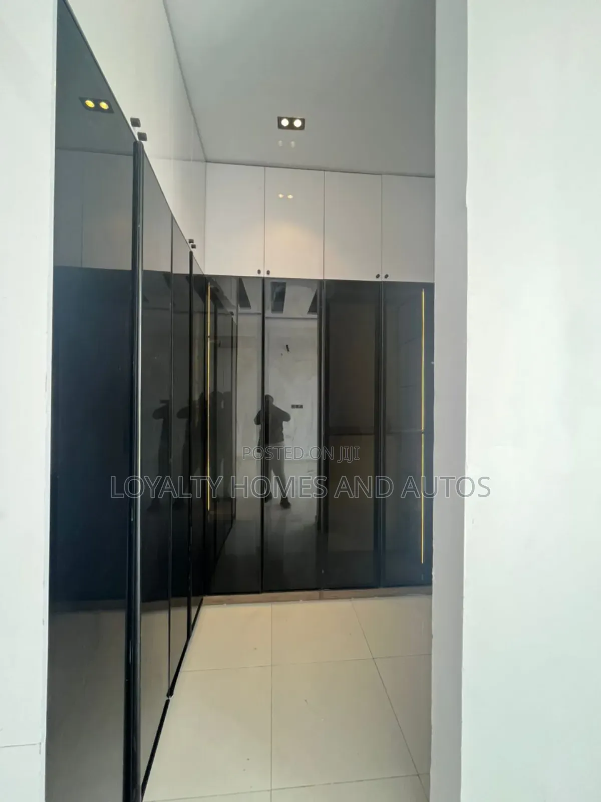 3bdrm Duplex in Ikota for sale in Ikota