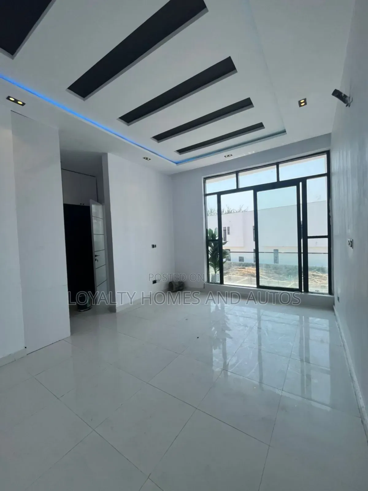 3bdrm Duplex in Ikota for sale in Ikota