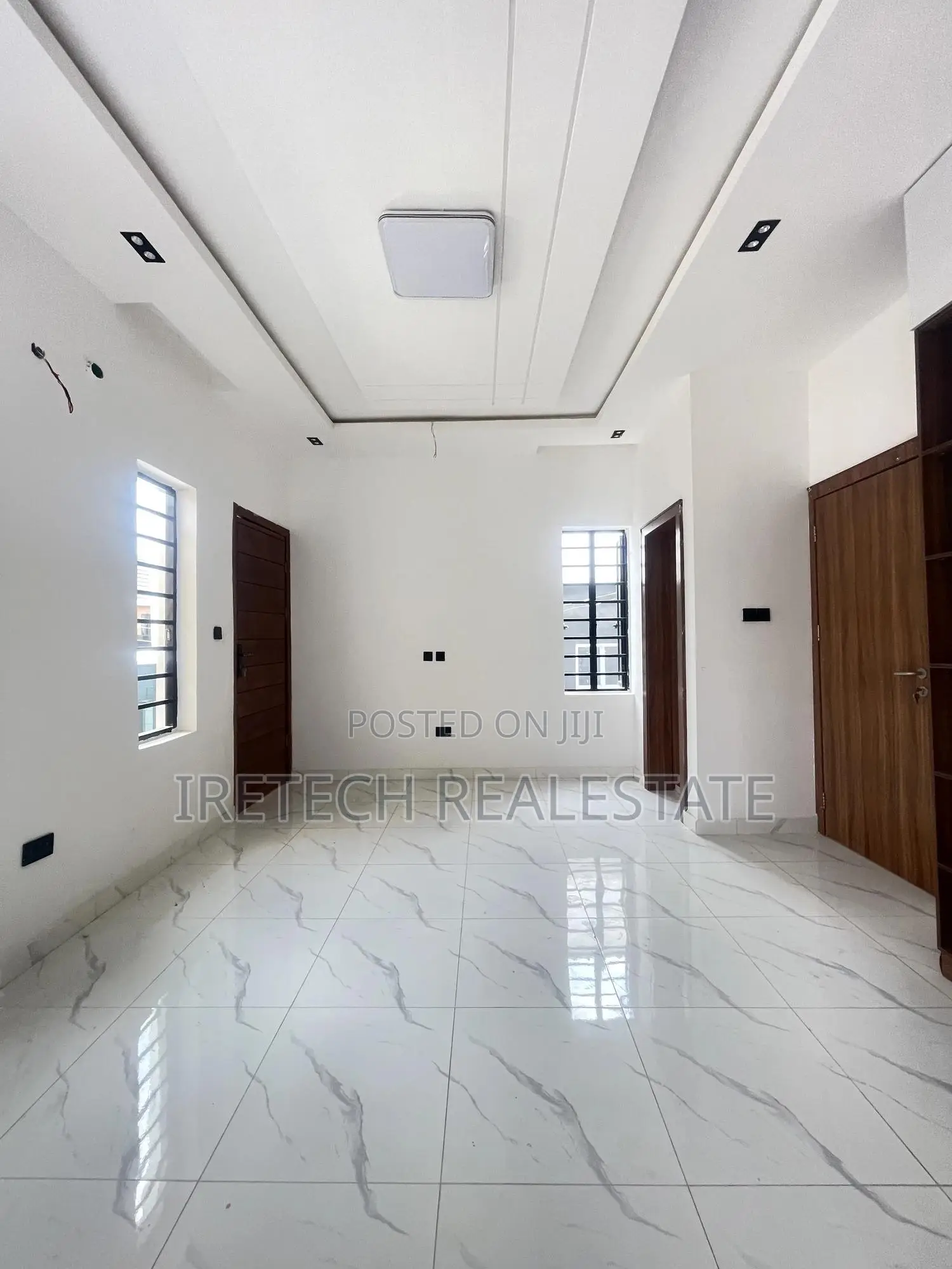 4bdrm Townhouse/Terrace in In A Gated Estate, Off Lekki-Epe Expressway in Off Lekki-Epe Expressway