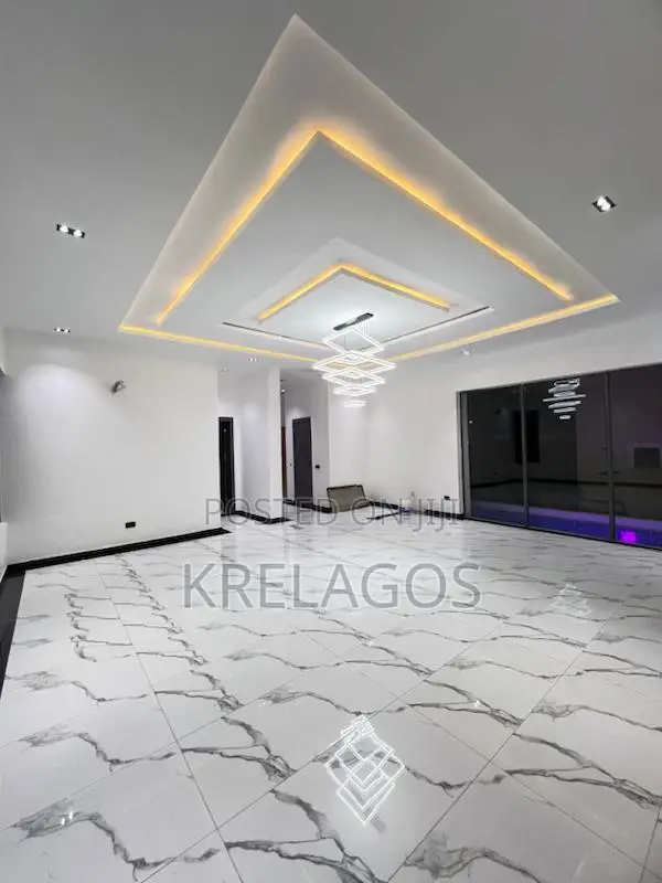 5bdrm Duplex in Chevron for sale in Chevron